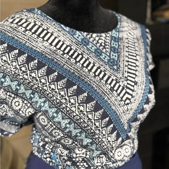 Chico's Navy Fabulously  Slimming Pants with Coordinating Aztec Style Top - Picture 4 of 6